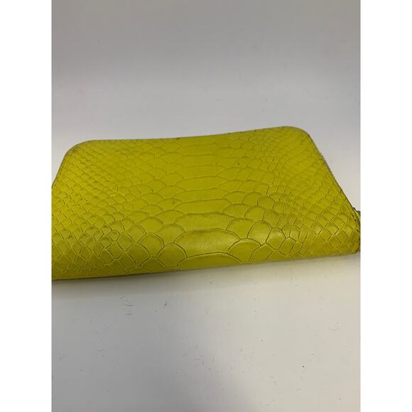 Gigi New York Yellow Crocodile Print Leather Wristlet - Picture 4 of 7